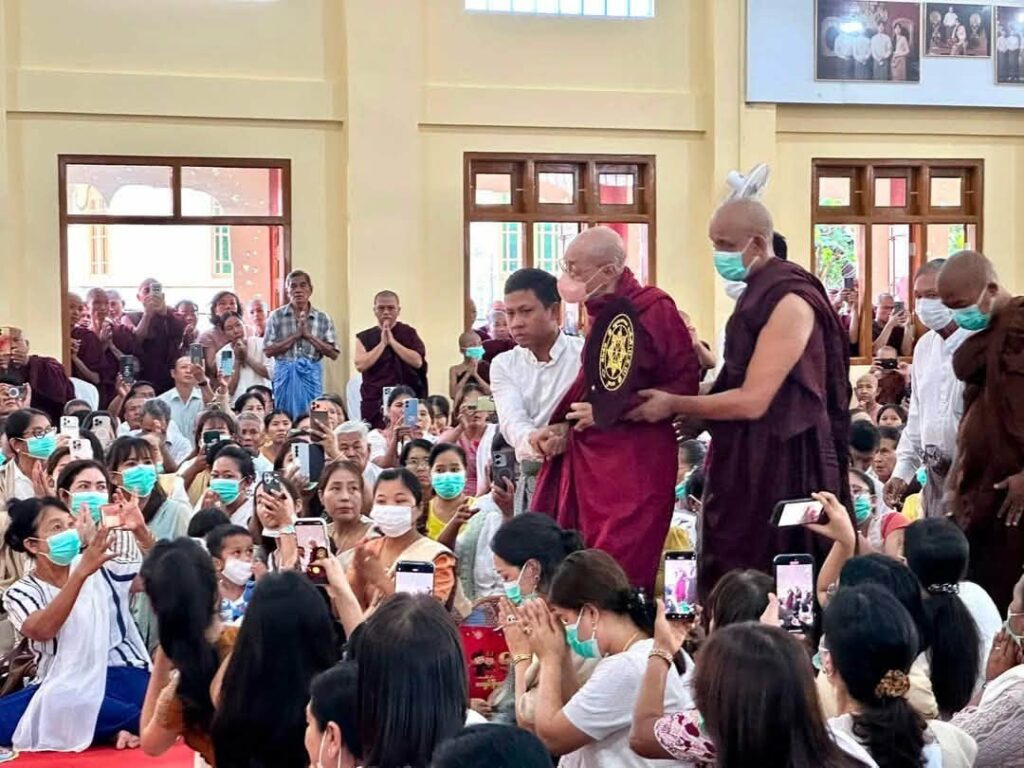 ပါမောက္ခချုပ်ဆရာတော်)ဘုရား…..အနယ်နယ်အရပ်ရပ်ရှိ ဗုဒ္ဓဘာသာဝင်သူတော်စင်တို့အတွက် ဟောကြားတော်မူသည့် အထူးဓမ္မသဘင် မှတ်တမ်းဓာတ်ပုံများ